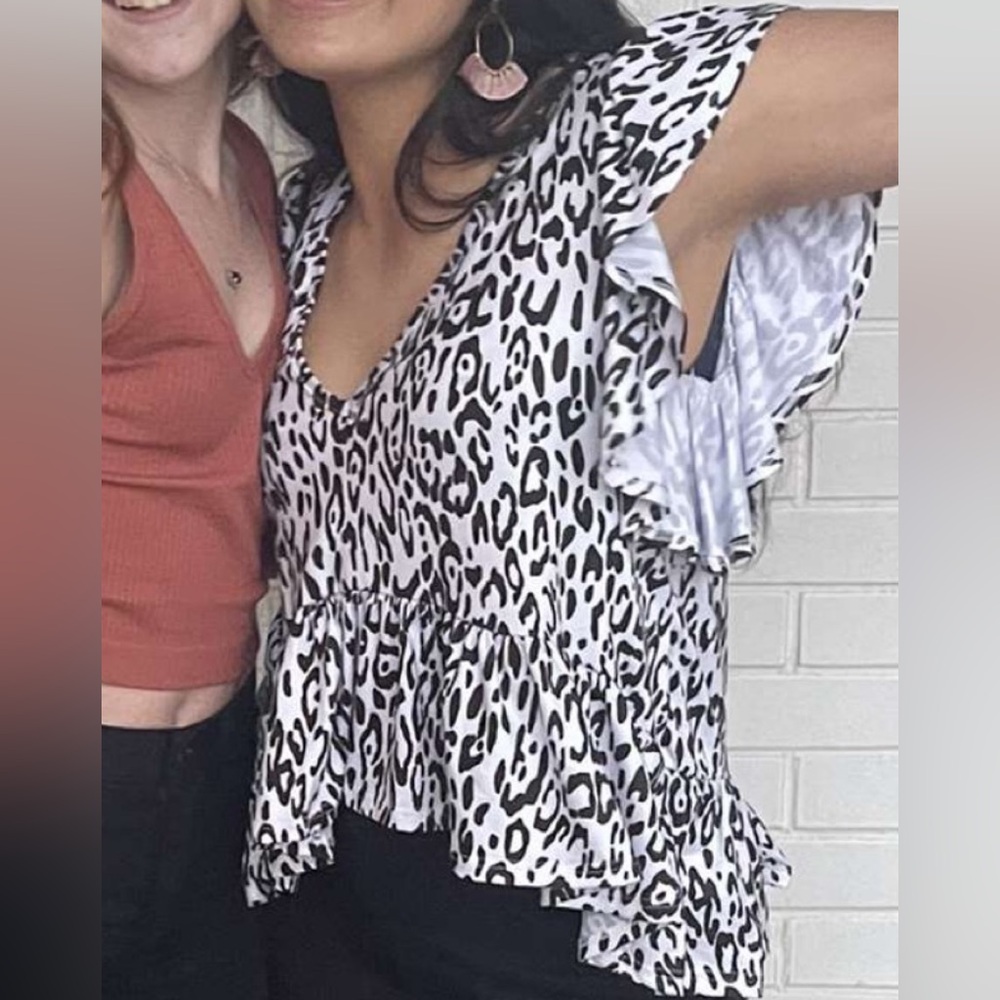 Altar'd State Black and White Ruffled Cap Sleeve Blouse